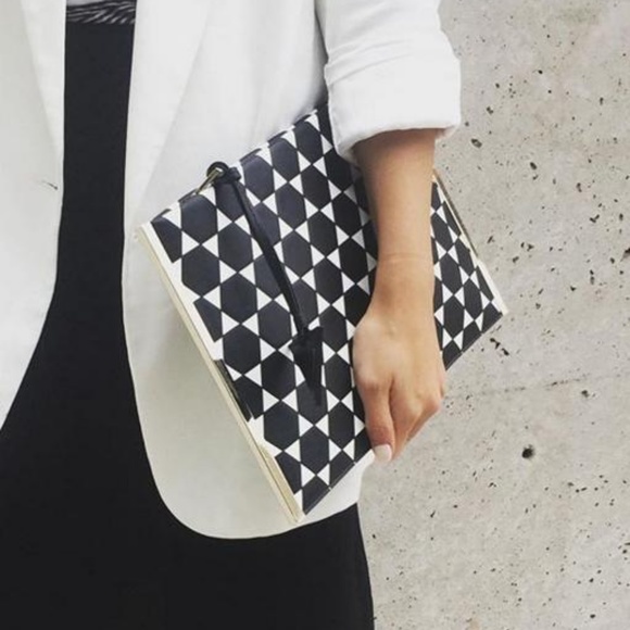 NWT HEIRLOOM Leather Embossed Flat Clutch - Picture 3 of 7